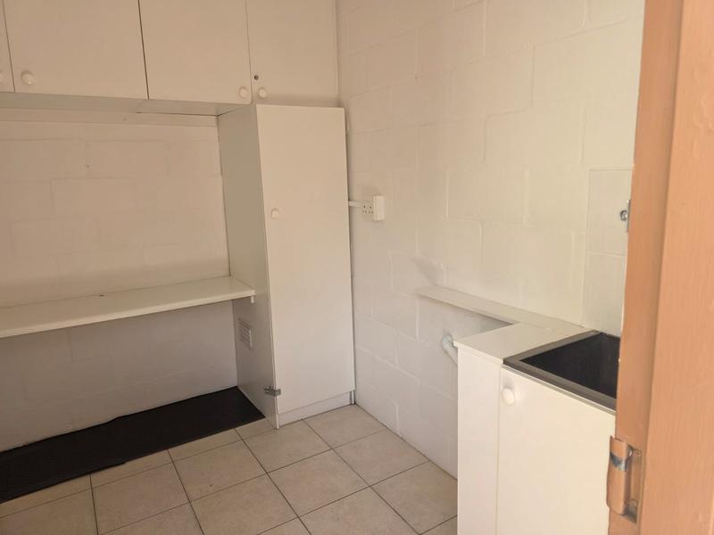 To Let 7 Bedroom Property for Rent in Bonnie Brae Western Cape